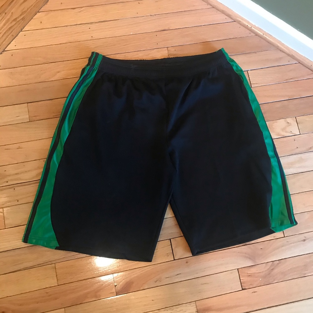 6th Man Green/Black Basketball Shorts Sz 2X